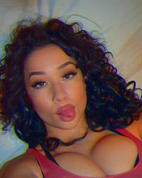 Elizabeth Anne taking a selfie