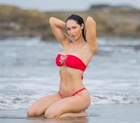 Hope Beel Bikini Pictures Hope Beel in a bikini