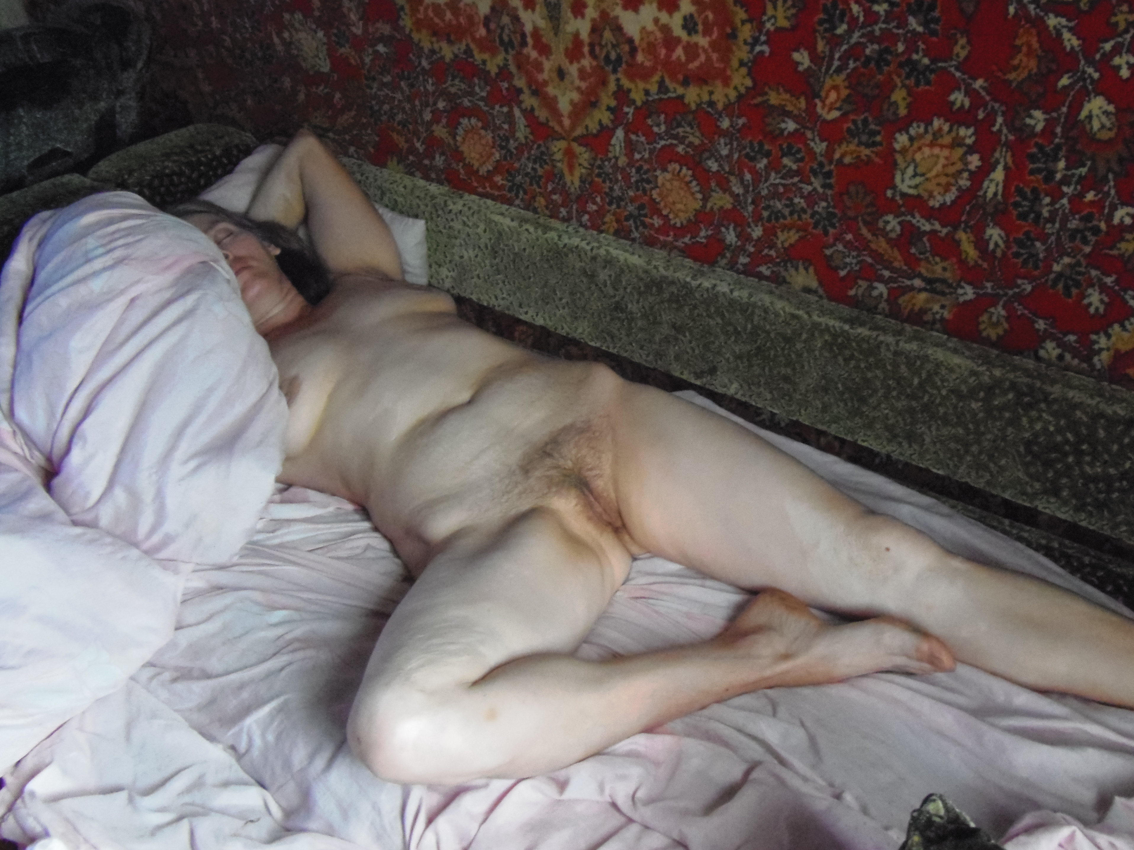 моя тетя спит голая видео фото 61