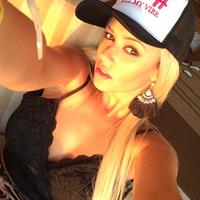 Liziane Soares taking a selfie