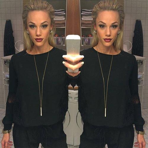 Tawna Eubanks McCoy taking a selfie