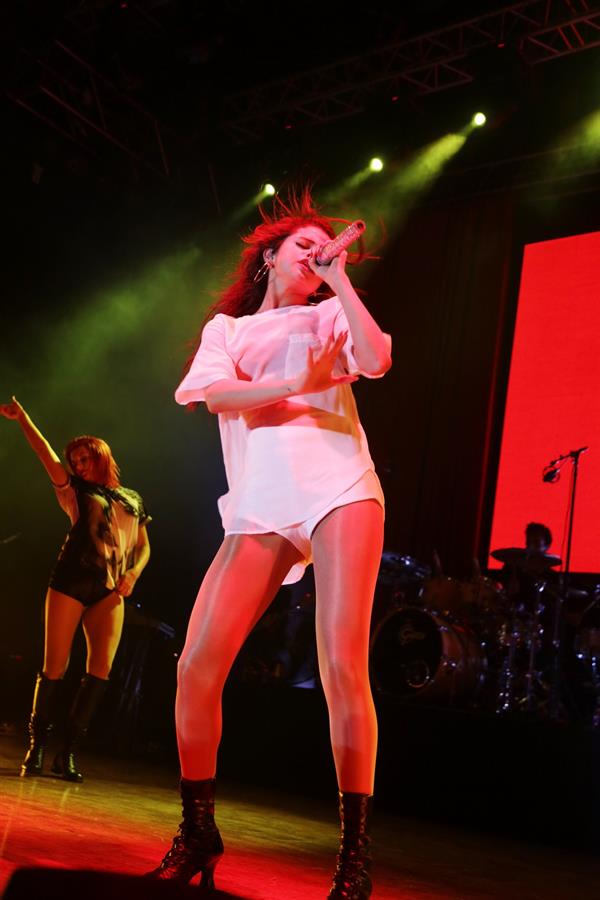 Selena Gomez –  Stars Dance  Milan performance 9/16/13  