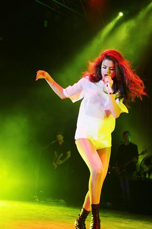 Selena Gomez –  Stars Dance  Milan performance 9/16/13  