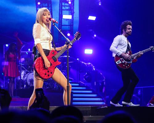 Taylor Swift  Red  Tour - Concert at the Staples Center in Los Angeles - August 19, 2013 