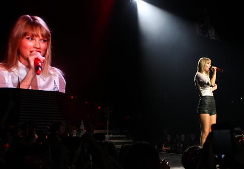 Taylor Swift  Red  Tour - Concert at the Staples Center in Los Angeles - August 19, 2013 
