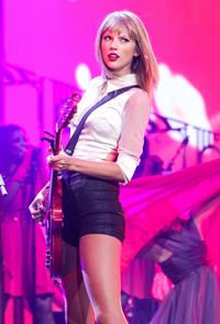 Taylor Swift  Red  Tour - Concert at the Staples Center in Los Angeles - August 19, 2013 