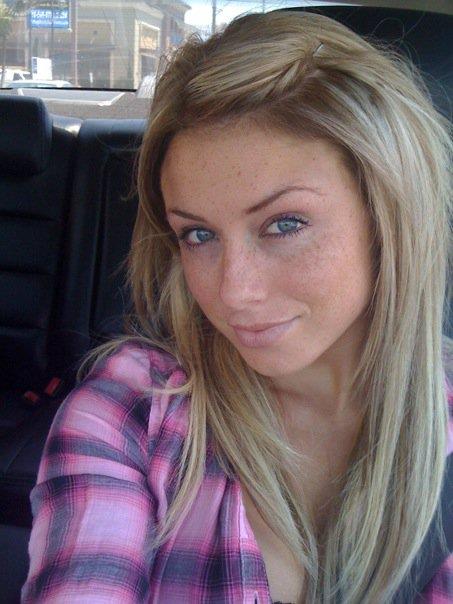 Dianna Dahlgren taking a selfie