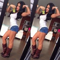 Jessica Arevalo taking a selfie