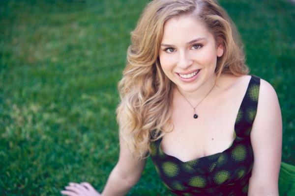 Allie Grant