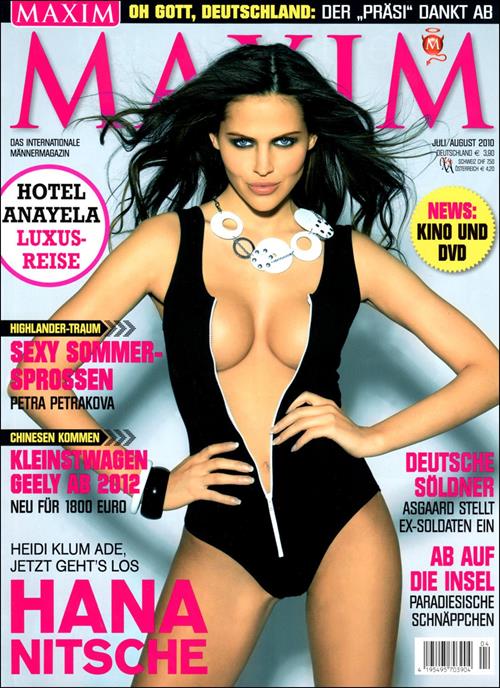 Hana Nitsche in a bikini