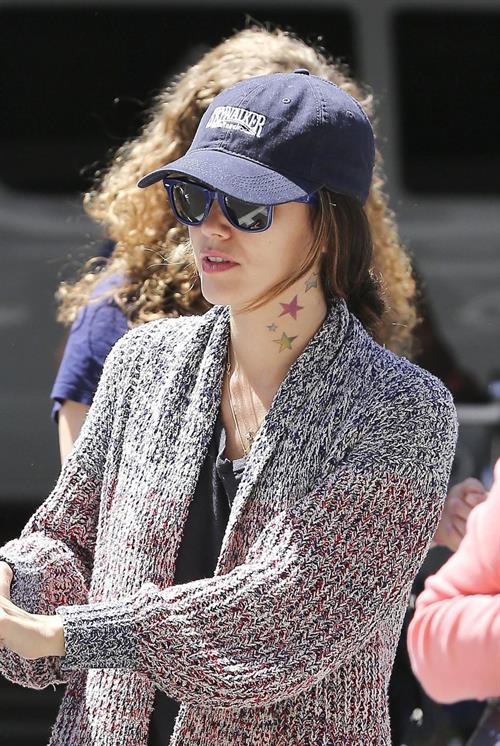 Rachel Bilson Pictures Rachel Bilson Arriving at LAX (July 16, 2013)