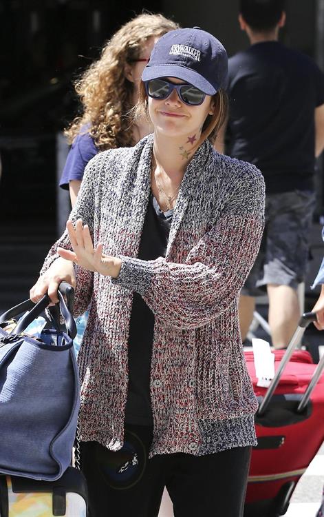 Rachel Bilson Pictures Rachel Bilson Arriving at LAX (July 16, 2013)