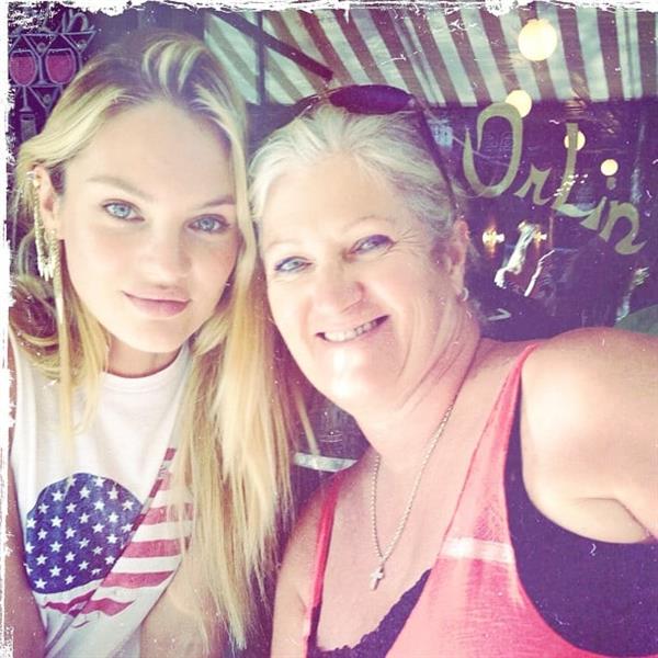 Candice Swanepoel taking a selfie