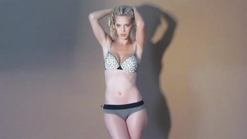 Luisana Lopilato in lingerie