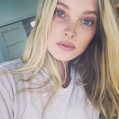 Elsa Hosk taking a selfie