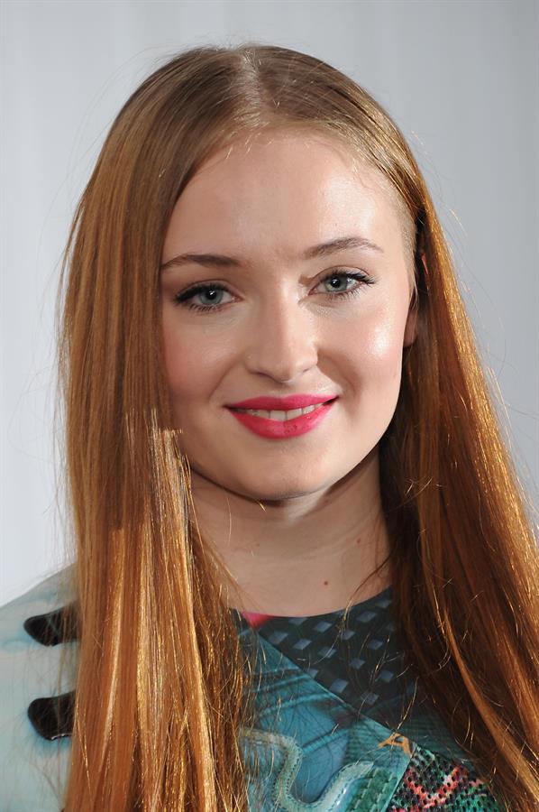 Sophie Turner (Actress)