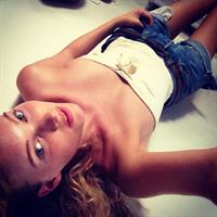 Elsa Hosk taking a selfie