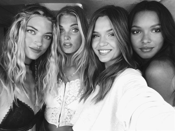 Josephine Skriver taking a selfie