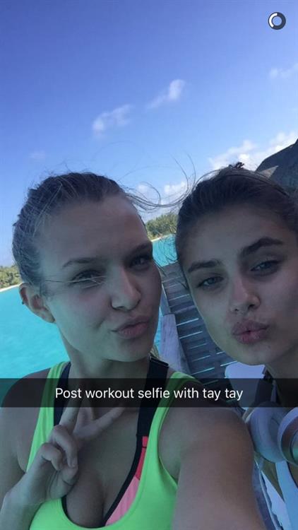 Josephine Skriver taking a selfie