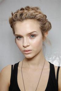 Josephine Skriver taking a selfie