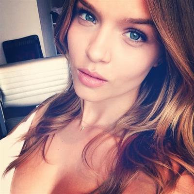Josephine Skriver taking a selfie