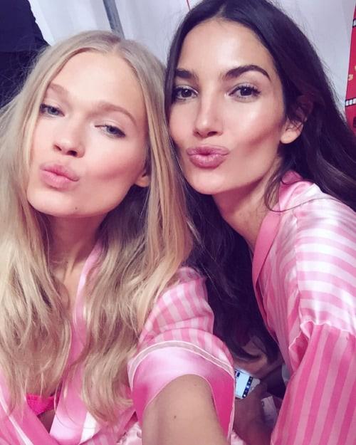 Lily Aldridge taking a selfie