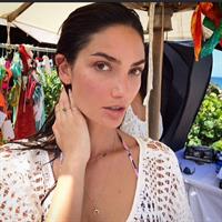 Lily Aldridge taking a selfie