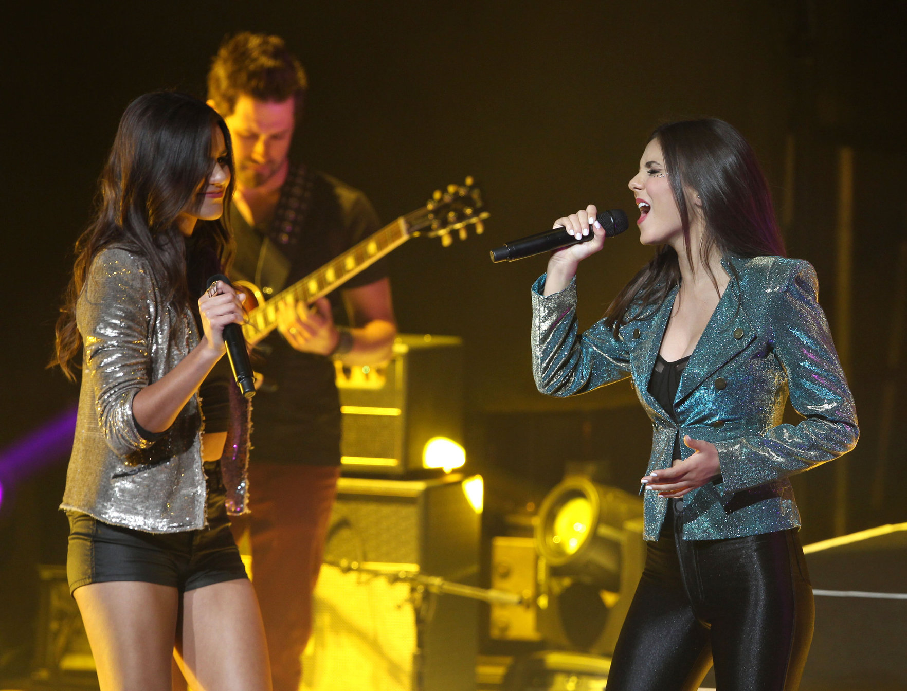 Victoria Justice Pictures Victoria Justice Summer Break Tour at the Gibson Amphitheatre in Universal City - June 21, 2013