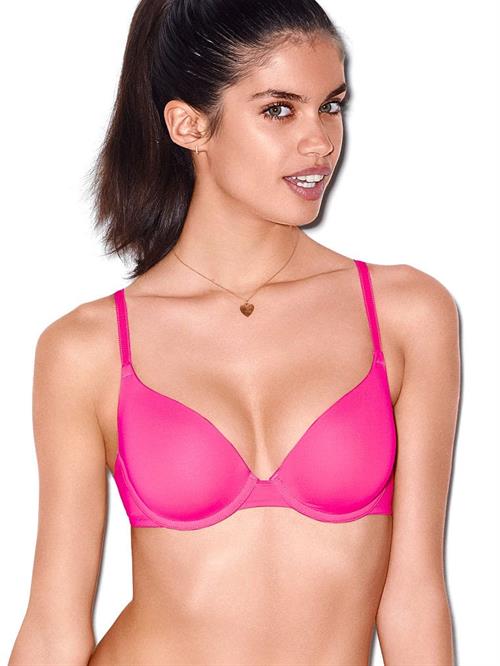 Sara Sampaio in lingerie