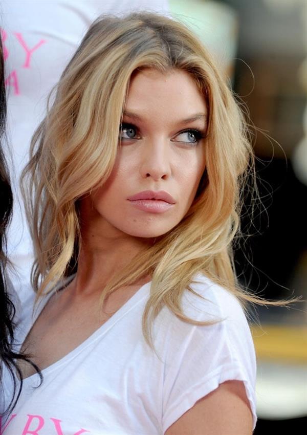 Stella Maxwell