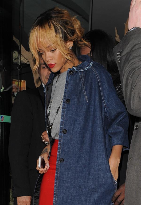 Rihanna enjoys a night out in Manchester (12.06.2013) 