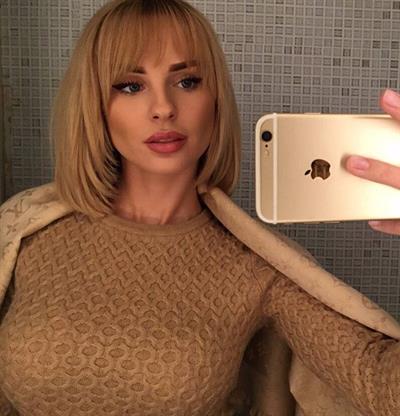 Ksenia Girnik taking a selfie