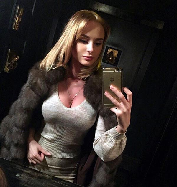 Ksenia Girnik taking a selfie