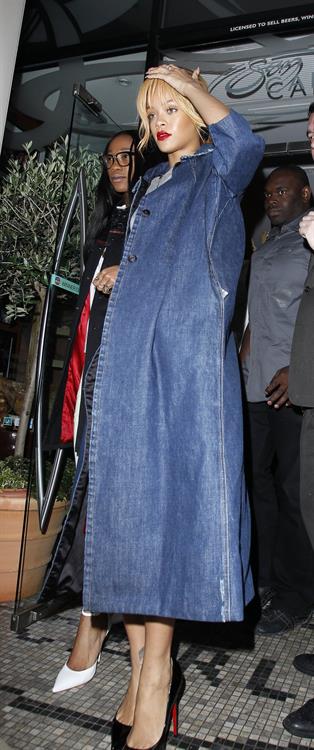 Rihanna enjoys a night out in Manchester (12.06.2013) 