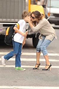 Sarah Jessica Parker Takes her children to school in New York City (May 23, 2013) 