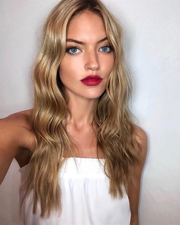 Martha Hunt taking a selfie