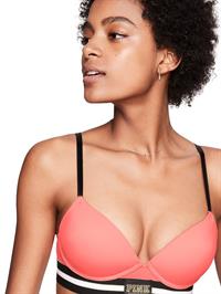 Alécia Morais in lingerie