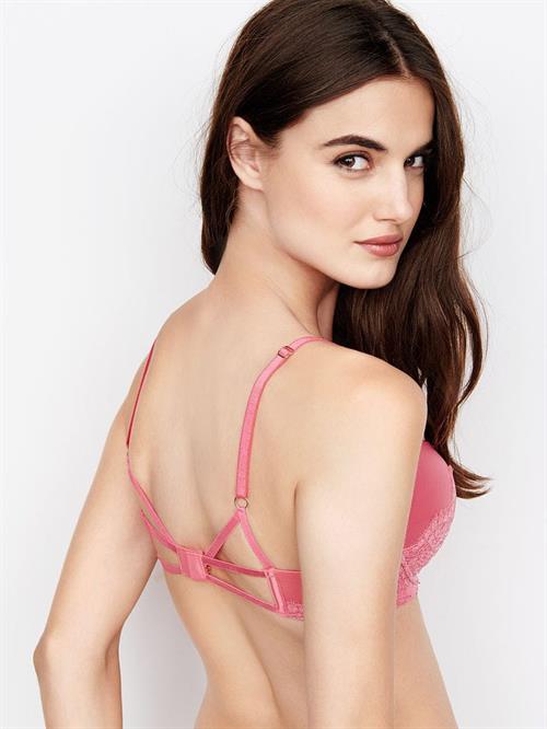 Blanca Padilla in lingerie