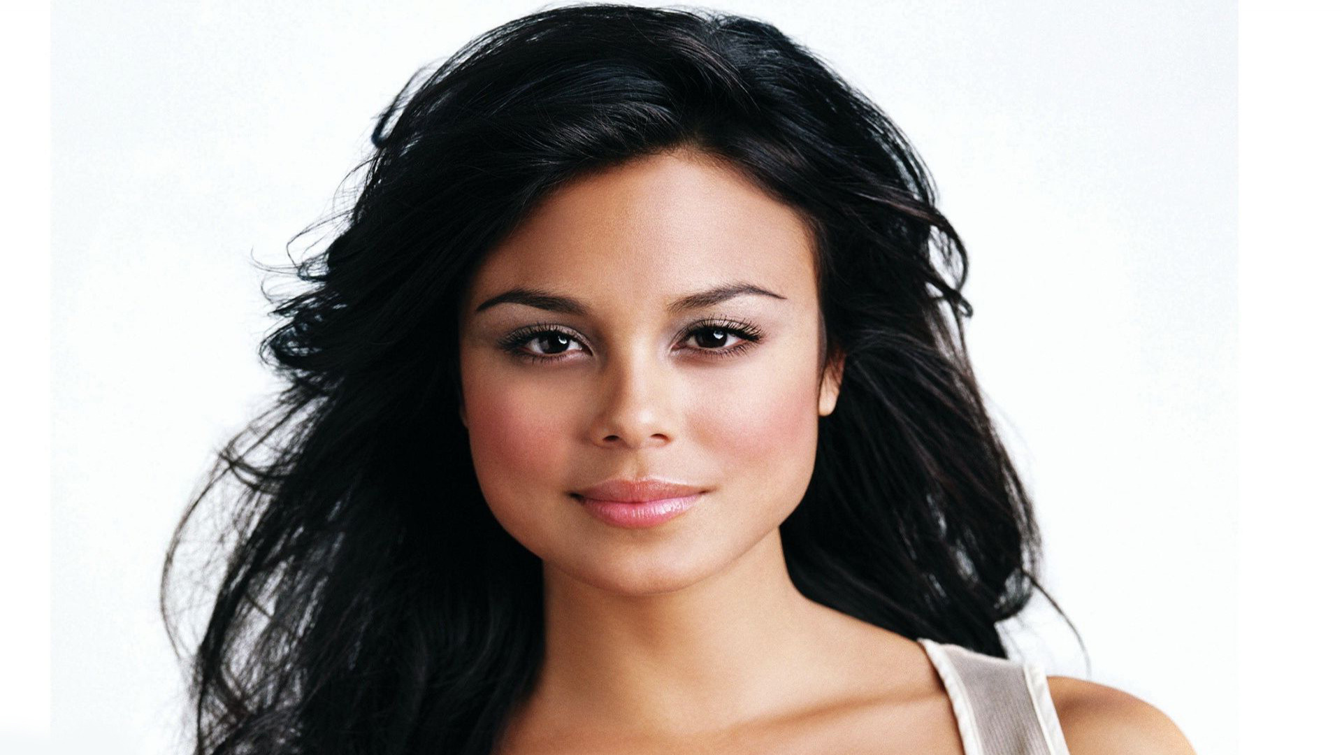 Nathalie Kelley Pictures in an Infinite Scroll - 213 Pictures