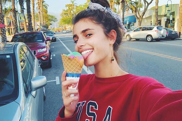 Taylor Marie Hill taking a selfie