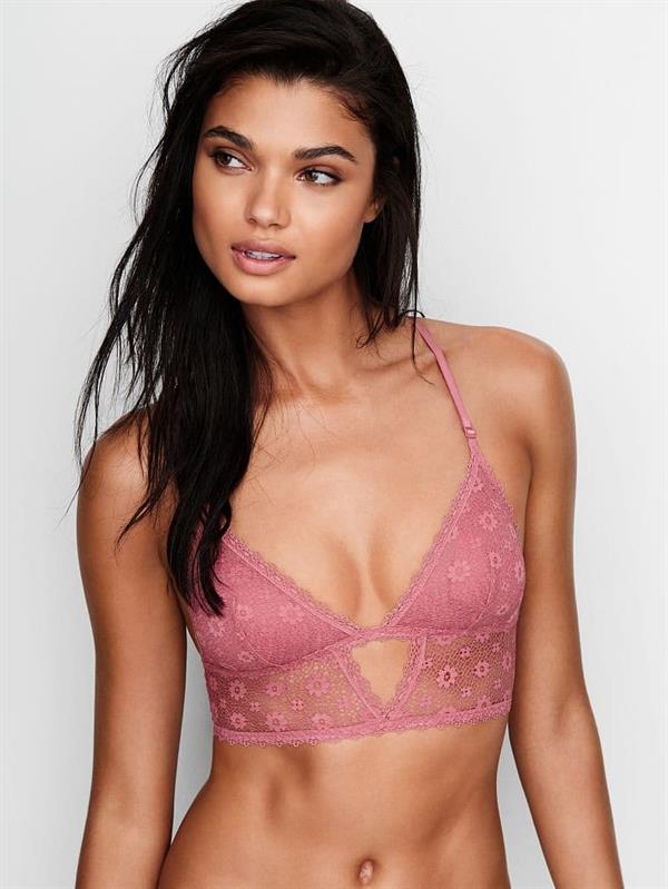 Daniela Braga in lingerie