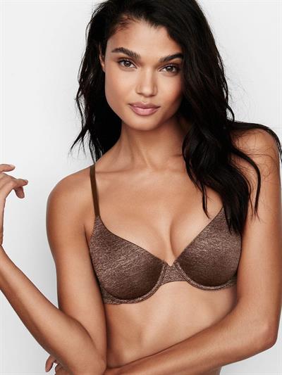 Daniela Braga in lingerie