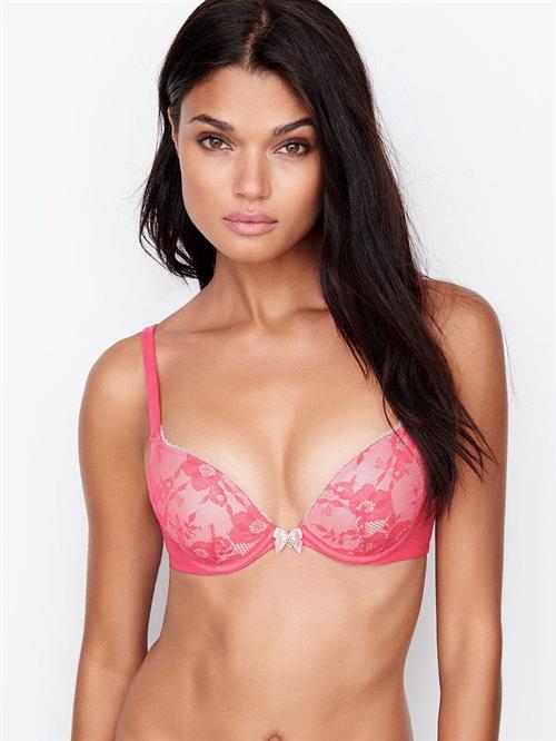 Daniela Braga in lingerie
