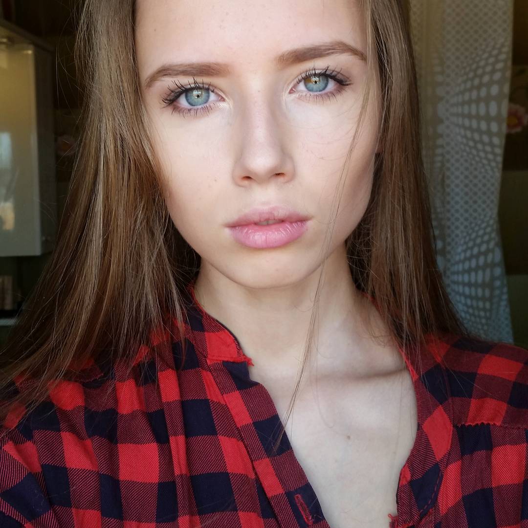 Polina Malinovskaya taking a selfie