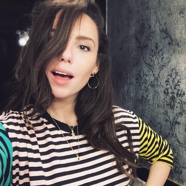 Gwen van Poorten taking a selfie