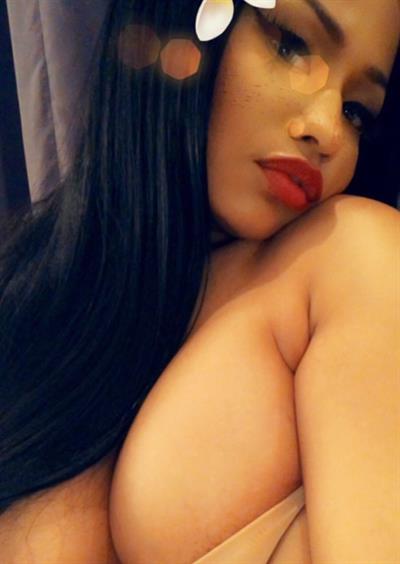 Nicki Minaj big boobs closeup cleavage.