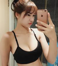 ohttomom Selfie Pictures ohttomom taking a selfie