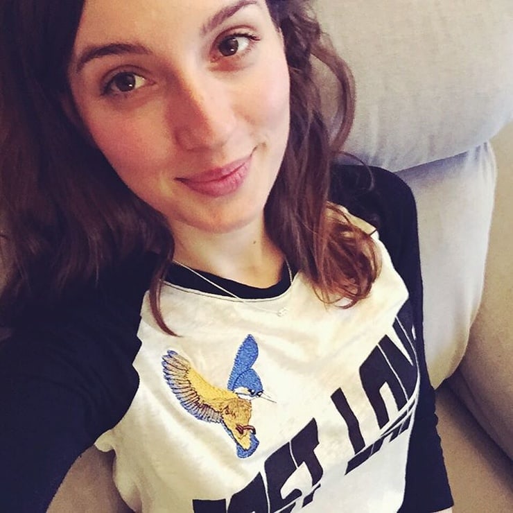 María Valverde taking a selfie
