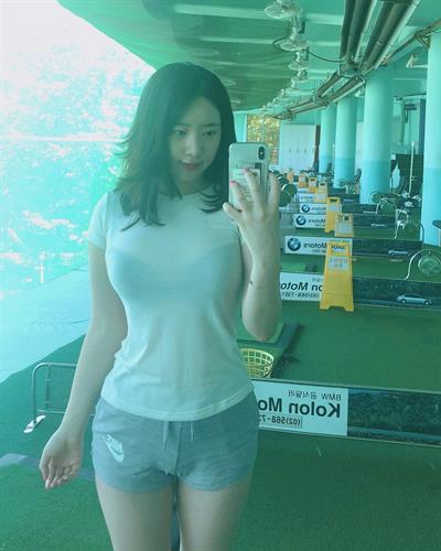 Kim Bitnara taking a selfie