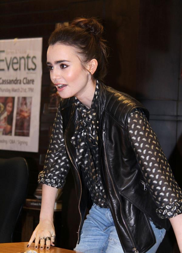 Lily Collins